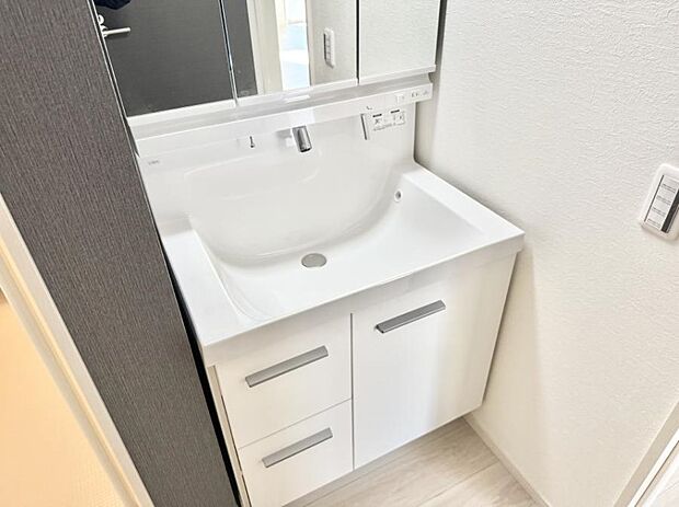 ■手洗いや顔を洗う時も快適に使える便利なシャワー