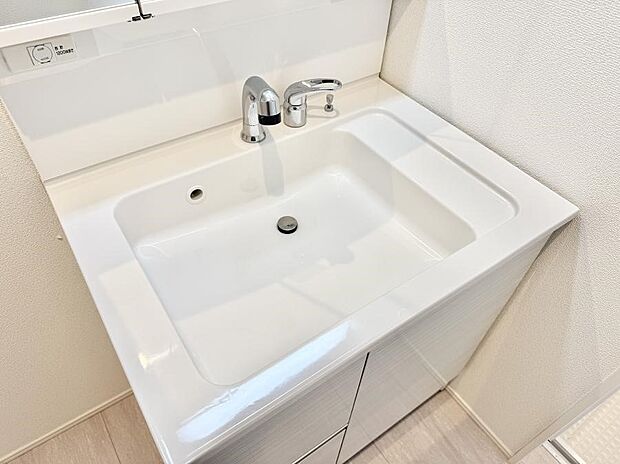 ■手洗いや顔を洗う時も快適に使える便利なシャワー