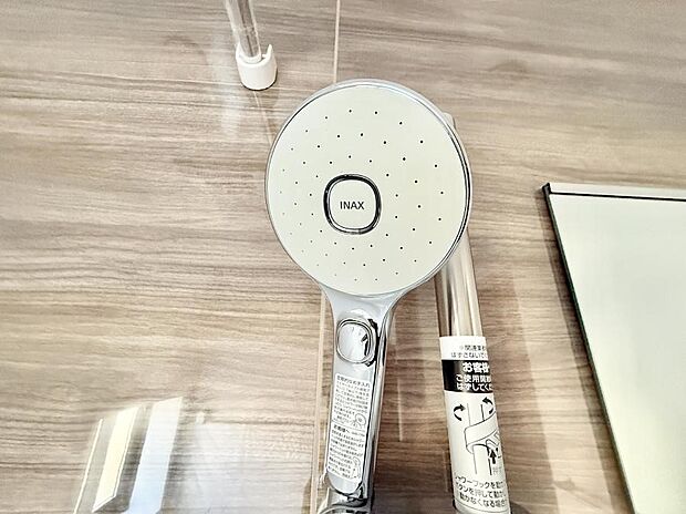 ■手元で簡単に止水できるため、水の無駄遣いを減らすことができます。