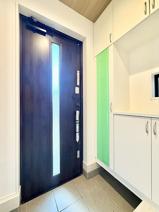 ■ 毎日を気持ちよく迎える、明るく温もりのある玄関