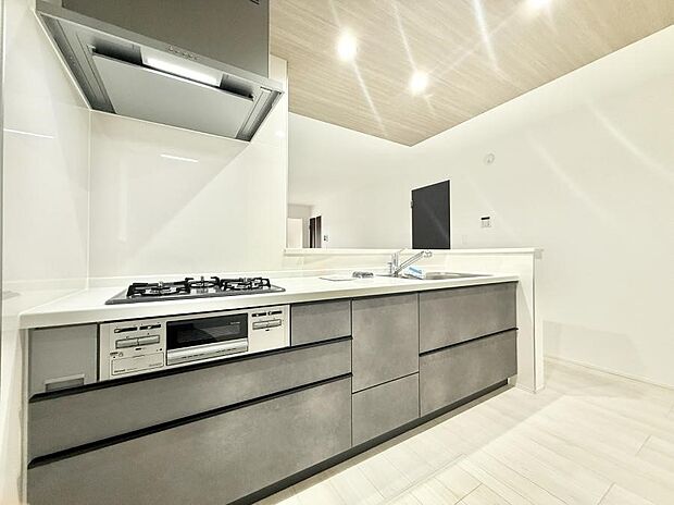 ■美味しい時間が生まれる、笑顔あふれるキッチン