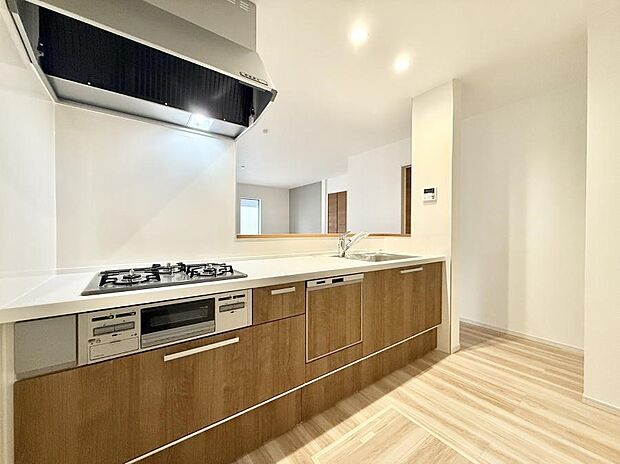 ■シンプルで機能的、毎日使いやすいキッチン