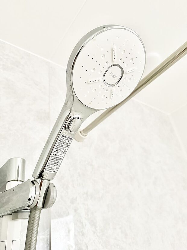 ■手元で簡単に止水できるため、水の無駄遣いを減らすことができます。