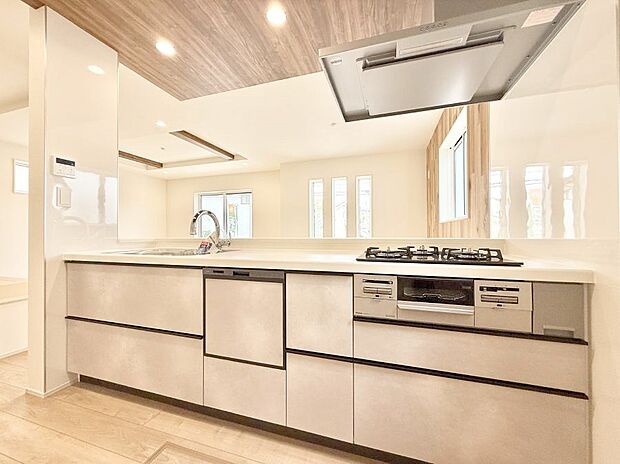 ■シンプルで美しく心地よい時間を生むキッチン空間