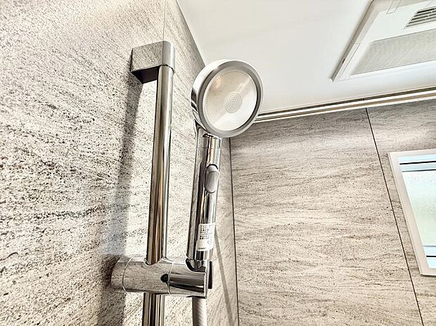 ■手元で簡単に止水できるため、水の無駄遣いを減らすことができます。