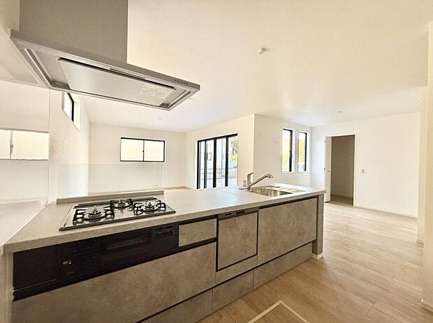 ■家族の絆を深める、温もりのあるキッチン