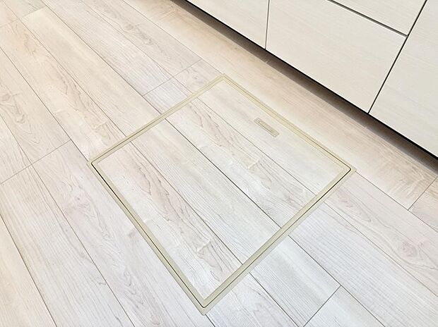 ■季節物など簡単に収納でき便利