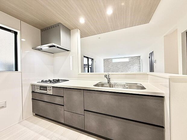 ■シンプルで機能的、毎日使いやすいキッチン