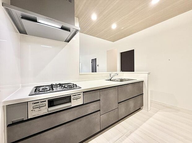 ■家族の絆を深める、温もりのあるキッチン