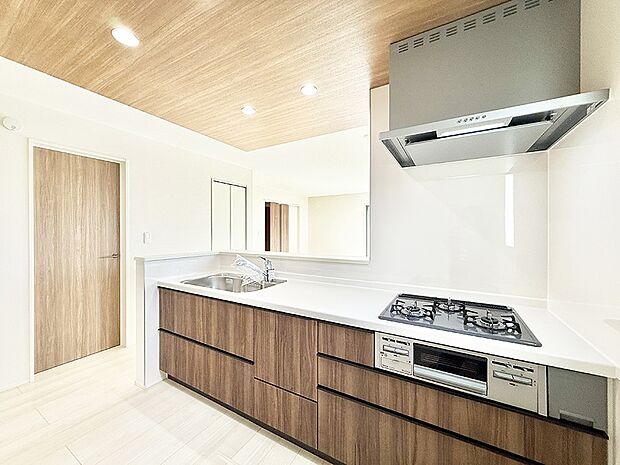 ■シンプルで機能的、毎日使いやすいキッチン