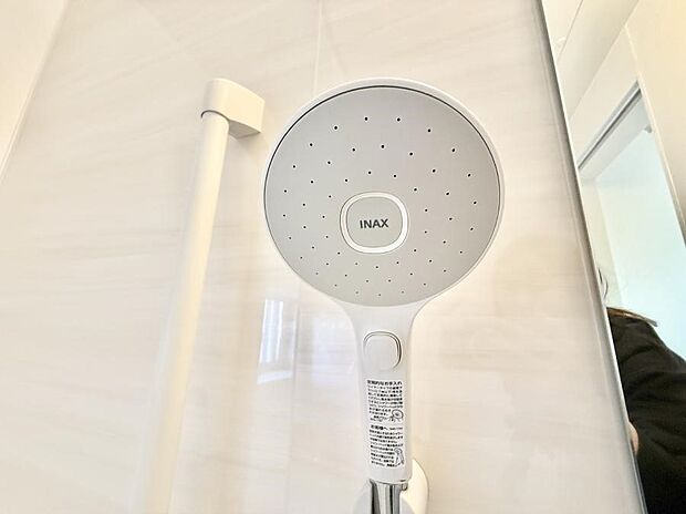 ■わざわざシャワー水栓のレバーまで手を伸ばす必要がなく、簡単に止水できる