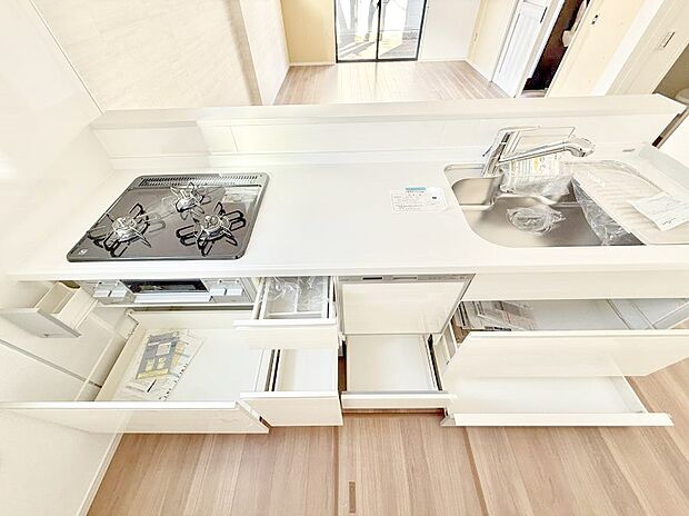 ■家族の絆を深める、温もりのあるキッチン