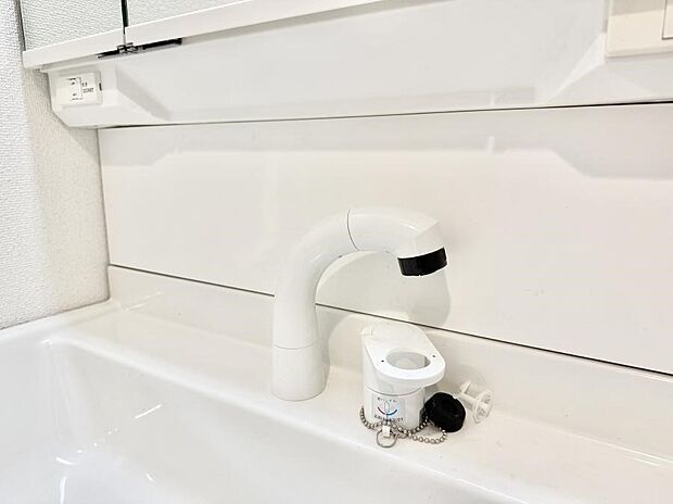 ■手洗いや顔を洗う時も快適に使える便利なシャワー