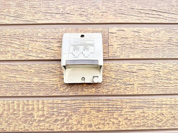 ■屋外に電源コンセントがあれば、高圧洗浄機で窓や外壁を掃除するなど便利です。