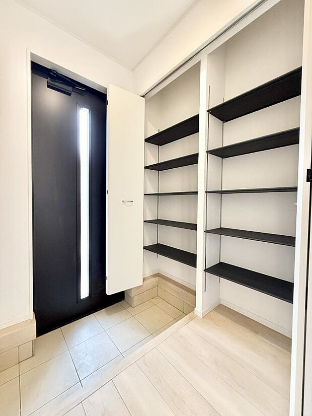 ■ ここから始まる一日、すっきり整った玄関