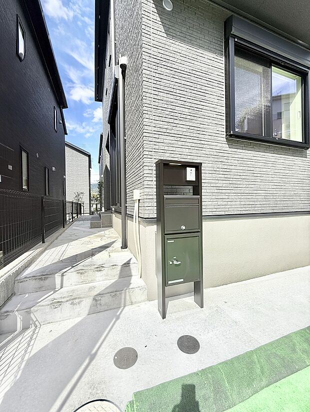 ■ シンプルで美しく、住まいの第一印象を彩る玄関です