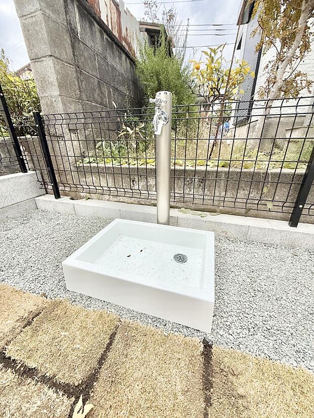 ■ガーデニングや洗車などの際に大活躍な屋外立水栓