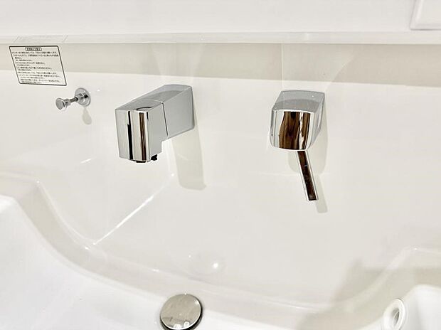 ■手洗いや顔を洗う時も快適に使える便利なシャワー