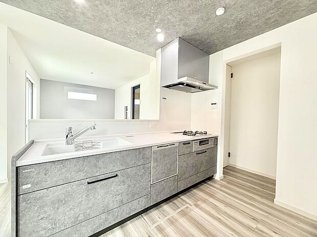 ■シンプルで機能的、毎日使いやすいキッチン