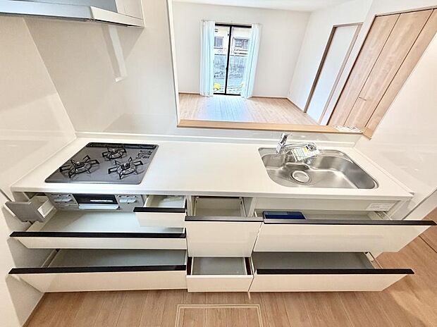 ■家族の絆を深める、温もりのあるキッチン