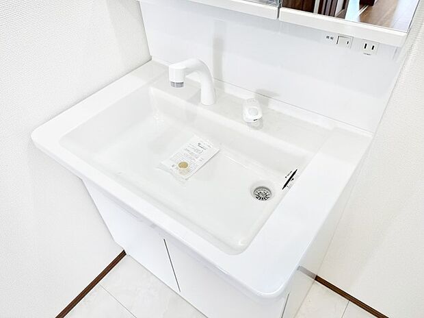 ■手洗いや顔を洗う時も快適に使える便利なシャワー