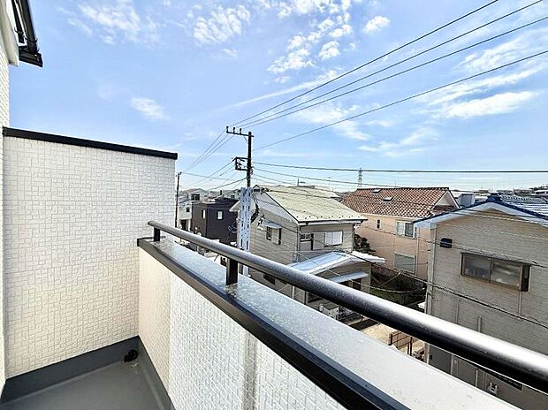 C号棟 ■ 季節の移ろいを感じられる開放的な空間です