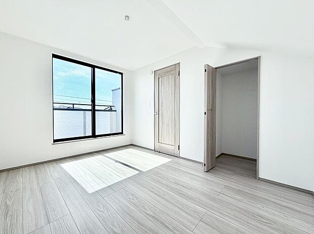 C号棟 ■落ち着いた色合いのお部屋で穏やかな時間を楽しめます
