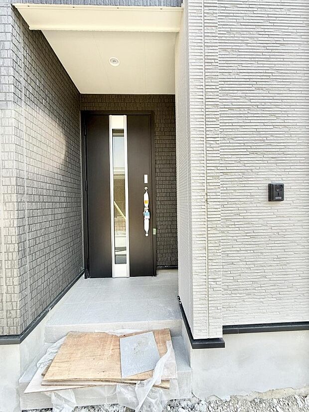 ■ 心地よい暮らしへとつながる、温かい玄関