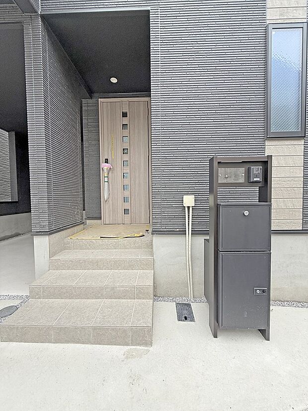 ■ 心地よい暮らしへとつながる、温かい玄関