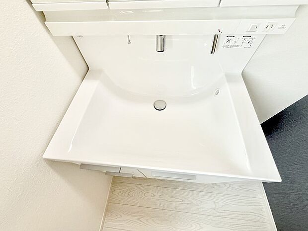 ■手洗いや顔を洗う時も快適に使える便利なシャワー