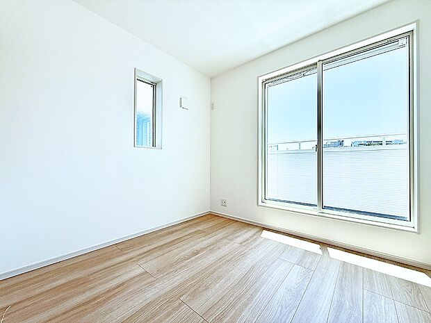 2号棟 ■落ち着いた色合いのお部屋で穏やかな時間を楽しめます