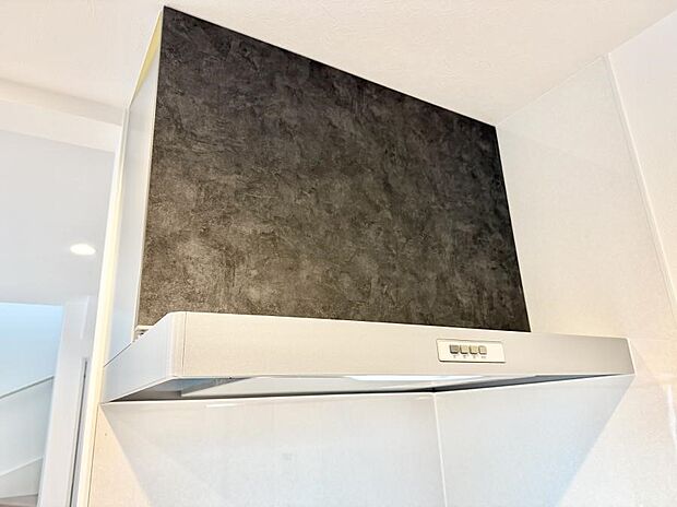 ■調理時の蒸気や匂いが換気扇に誘導され、効率的に排煙ができます。