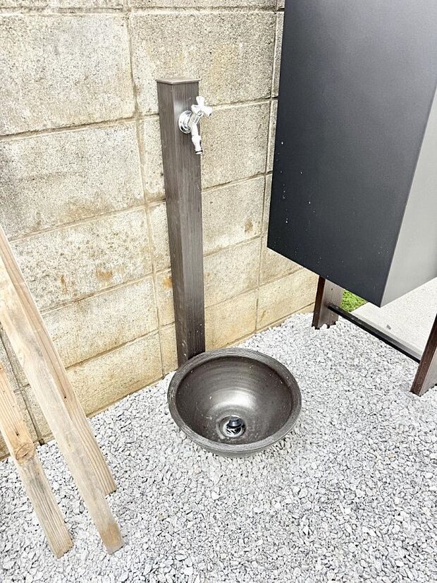 ■ガーデニングや洗車などの際に大活躍な屋外立水栓