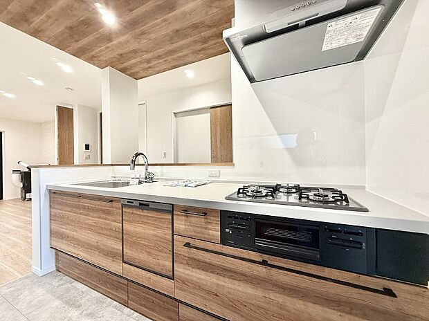 ■家族の絆を深める、温もりのあるキッチン