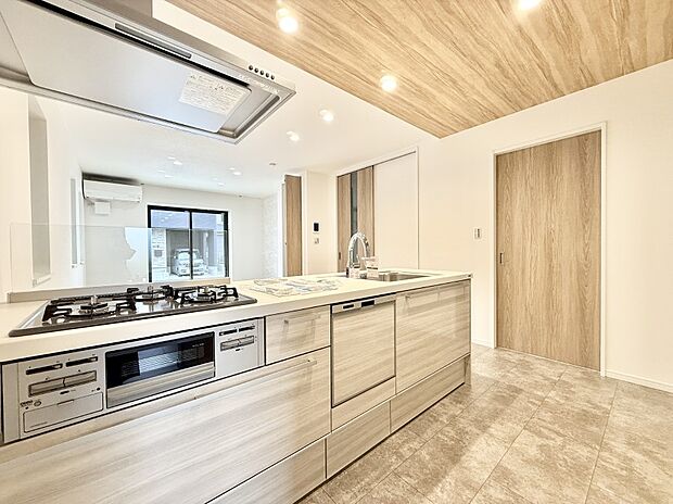 ■家族の絆を深める、温もりのあるキッチン