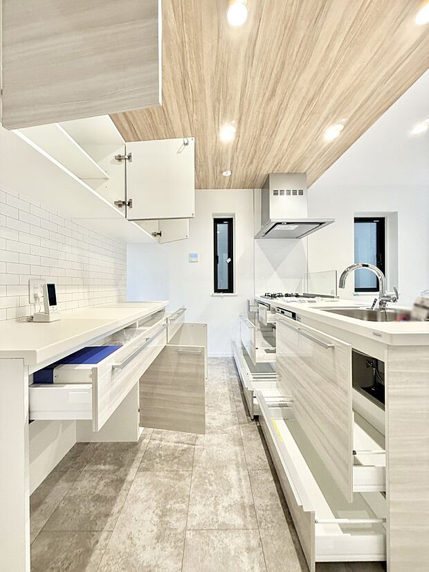 ■料理がもっと楽しくなる、快適なキッチン空間