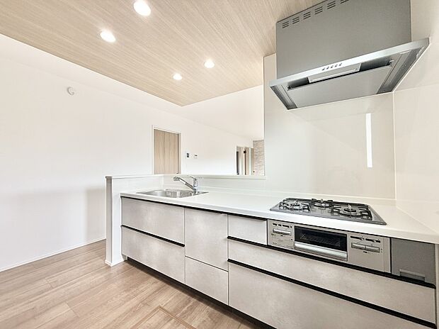 ■家族の絆を深める、温もりのあるキッチン