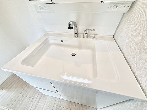 ■手洗いや顔を洗う時も快適に使える便利なシャワー