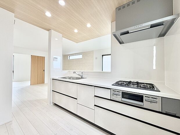 ■シンプルで機能的、毎日使いやすいキッチン