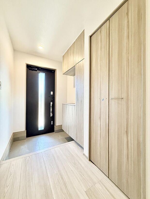 ■ 毎日を気持ちよく迎える、明るく温もりのある玄関