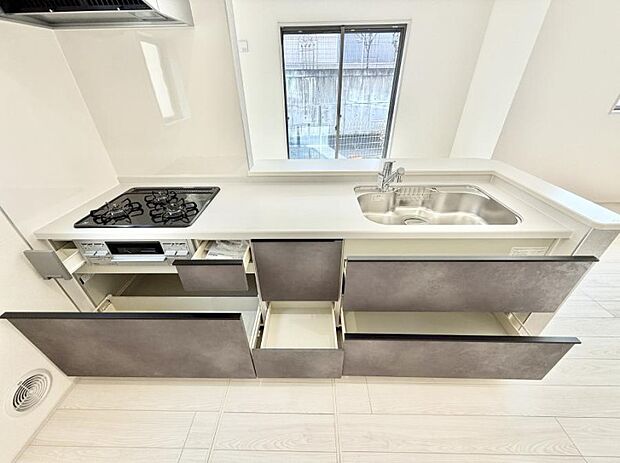 ■家族の絆を深める、温もりのあるキッチン