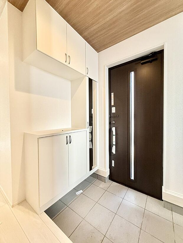 ■ 毎日を気持ちよく迎える、明るく温もりのある玄関