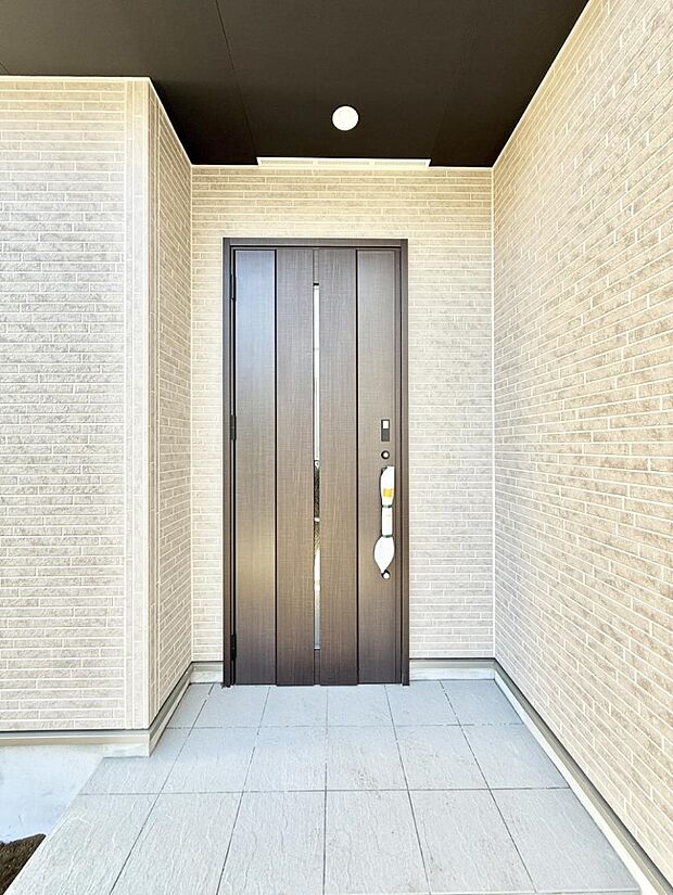 ■ 家族とゲストをやさしく迎える、心温まる玄関