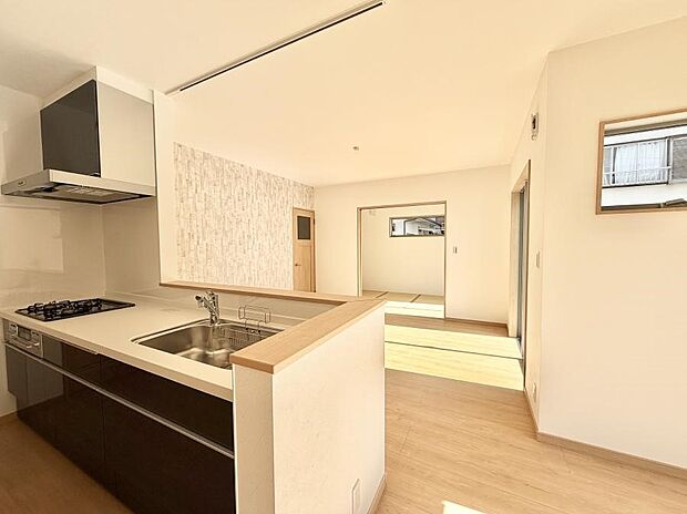 ■家族の絆を深める、温もりのあるキッチン