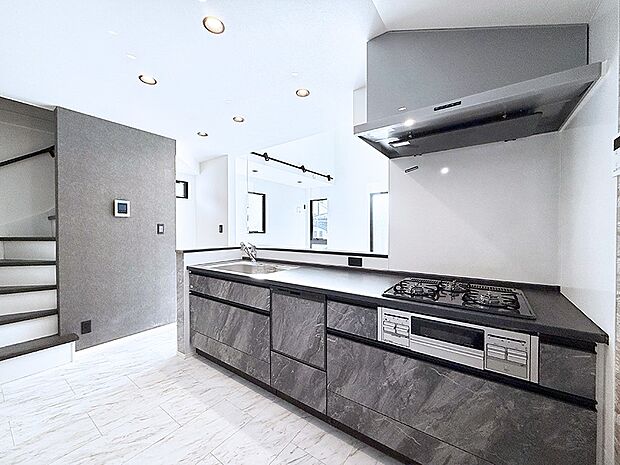 ■シンプルで機能的、毎日使いやすいキッチン