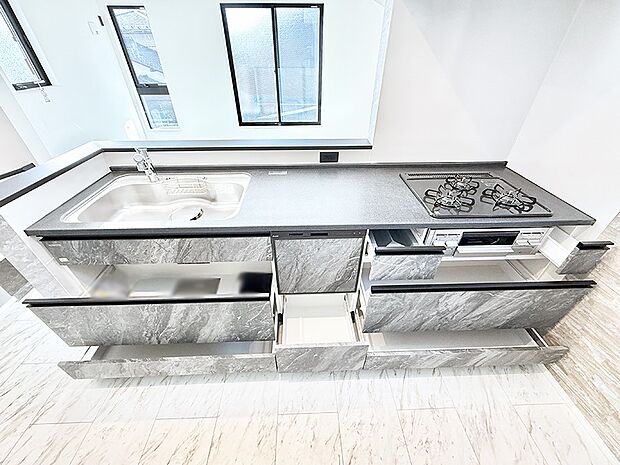 ■家族の絆を深める、温もりのあるキッチン