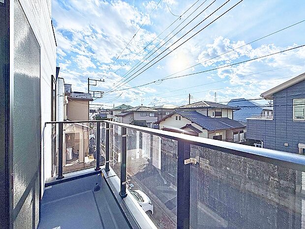 A号棟  ■ 季節の移ろいを感じられる開放的な空間です