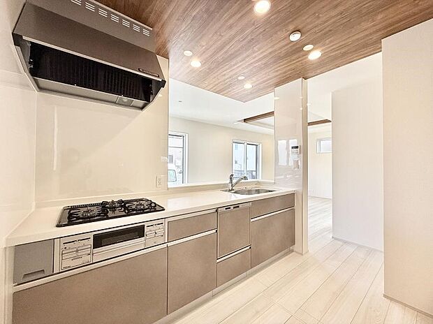 ■シンプルで機能的、毎日使いやすいキッチン