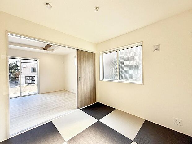 1号棟 ■落ち着いた色合いのお部屋で穏やかな時間を楽しめます