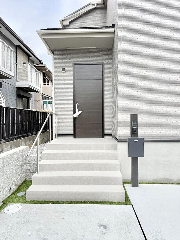 ■ 心地よい暮らしへとつながる、温かい玄関